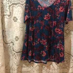 LulaRoe Perfect tee
